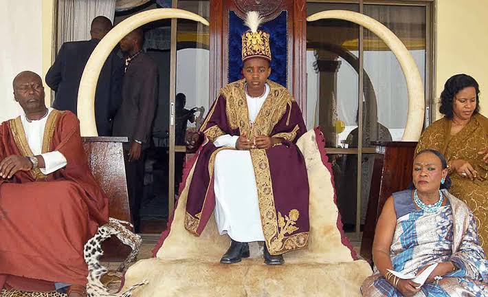 World's 'youngest king' dies aged 34 after secret illness - Yahoo News UK
