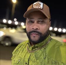 Do you prefer tight lining or slip bobber for bream fishing?