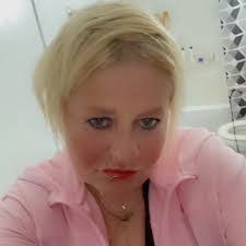 Kristen Query's Instagram, Twitter & Facebook