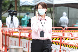 問卦若電視台有人確診，其他電視台也很危險？@gossiping，共有19則留言，13人參與討論，8推 0噓 11→， 雖然大家都聚焦在現在這個電視台但想到要是有記者或攝影 雖然大家都聚焦在現在這個電視台 但想到要是有記者或攝影感染 這些不是整天要趴趴走接觸很多公眾人物嗎？ V7lbl6lgamy3qm