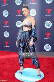 Resultado de imagem para latin american music awards 2018 looks