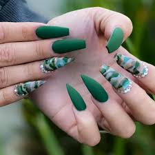 Nail paint designs and nail polish designs ideas. Green Nails To Wear For St Patrick S Day Kaynuli