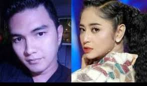 Dewi murya agung atau lebih dikenal sebagai dewi persik yang disingkat depe, adalah seorang penyanyi dangdut dan aktris dari wikipedia bahasa indonesia, ensiklopedia bebas. Ditanya Cara Taklukan Aldi Taher Dewi Perssik Masukin Aja Ke Kandang Ayam
