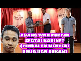 Visual yang anda saksikan tadi susulan dakwaan menteri belia dan sukan syed saddiq syed abdul rahman beliau diserang. Abang Wan Kuzain Sertai Kabinet Timbalan Menteri Belia Dan Sukan Youtube