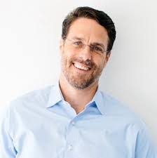 Robert Fiveash's Instagram, Twitter & Facebook