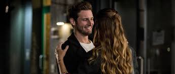 Drei kolumbier haben die wohl erste ehe zu dritt mit staatlichem siegel geschlossen. Younger Nico Tortorella Hat Unkonventionell Geheiratet