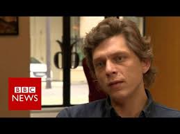 Mais il y avait quelque chose de rigide dans mon rôle paternel. Paris Attacks Antoine Leiris Says His Grief Is Precious Bbc News Youtube