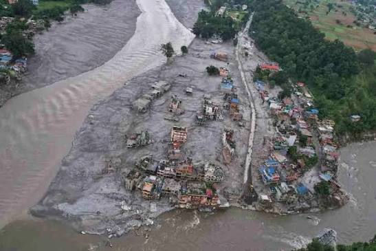 নেপালে ভয়াবহ হড়পা বান: মৃতের সংখ্যা ৯০০ ছাড়াল, নিখোঁজ বহু পর্যটক