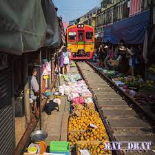 Terletak di utara semenanjung malaysia dan berkongsi sempadan dengan thailand, perlis ialah negeri yang. Mat Drat Tempat Menarik Di Bangkok Thailand 10 Pilihan Mat Drat