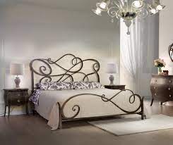 Camera da letto classica completa con anta battente. Letto In Ferro Contenitore O Fisso Matrimoniale Modello Aura