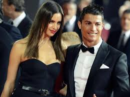 رونالدو يعود إلى مدريد لتحقيق الحلم تقارير إسبانية : ÙƒØ±ÙŠØ³ØªÙŠØ§Ù†Ùˆ Ø±ÙˆÙ†Ø§Ù„Ø¯Ùˆ ÙŠÙ†ÙÙ‚ 35 Ø£Ù„Ù Ø¯ÙˆÙ„Ø§Ø± Ø¹Ù„Ù‰ ØµØ¯ÙŠÙ‚ØªÙ‡ Ø®Ù„Ø§Ù„ 15 Ø¯Ù‚ÙŠÙ‚Ø© ÙˆÙŠØ­Ù‚Ù‚ Ù„Ù‡Ø§ Ø£Ù…Ù†ÙŠØªÙ‡Ø§