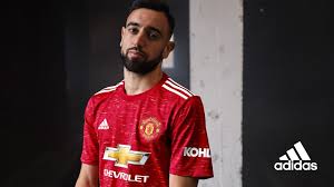 Ob das neue trikot, taschen oder eine kappe, bei uns schlägt das fußballherz der anhänger von manchester united höher. Twitter Reacts As United Release New Home Kit For 2020 21