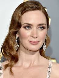 Beauty Trends That Were Everywhere At The 2016 Oscars Celebrity Makeup Looks Emily Blunt Red Carpet Makeup