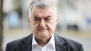 Reul był powszechnie uważany za jedną z sił napędowych blokujących ponowny wybór martina schulza na przewodniczącego. Cdu Politiker Herbert Reul Warnt Vor Tod Durch Zeitumstellung Politik