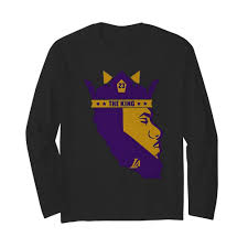 Col échancré, manches raglan et pan arrondi. The King Los Angeles Lakers 23 Lebron James Shirt Trend T Shirt Store Online