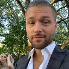 Ramos Marc DeRosa (@maderosa)