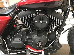 Has a locking gas cap on which the chrome is pitted. Poll Blacked Out Engine Guys Gloss Or Matte Harley Davidson Forums