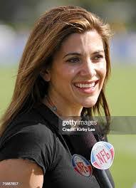 Kara Henderson's Instagram, Twitter & Facebook