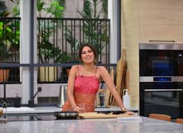Check spelling or type a new query. Caras Carolina Loureiro Encanta Com Estilo Simples E Descontraido