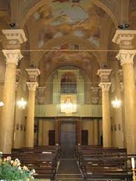 Risultati immagini per ingresso di chiesa