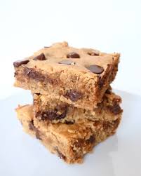 Blondies Au Beurre D Arachides Et Chocolat En 2020 Recette Dessert Gateaux Et Desserts Beurre D Arachide