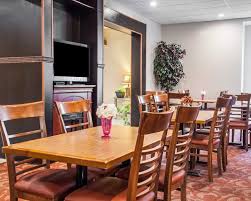 Buffalo airport quality inn guest rooms are. Quality Inn Buffalo Airport Ny Buf Airport Park Sleep Hotels