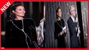 Cette petite galère de jeune maman dévoilée par la star du jt. Leila Kaddour Boudadi Enceinte Qui Est Son Compagnon Et Pere De Son Futur Enfant Pause Fun
