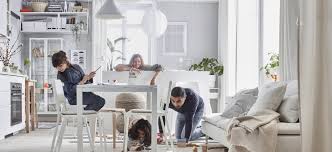Organizzare una postazione trucco, che possa rispettare tutte le esigenze di noi beauty addicted non è sempre facile ma, ormai da anni, a tenderci la mano è ikea. Anteprima Del Nuovo Catalogo Ikea Idee Per Una Casa Sana E Flessibile La Repubblica