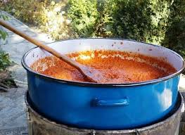 En Macedoine La Tradition Culinaire De L Ajvar Reste Un Sujet Brulant Global Voices En Francais Recette Macedoine Recettes Albanais Culinaire