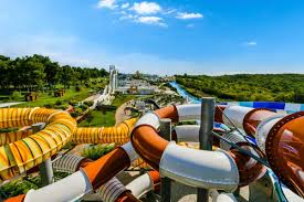 Aquapark to doskonałe miejsce dla miłośników zabaw wodnych, którzy poszukują sposobu na relaks i wypoczynek po ciężkim dniu. Aquapark Istralandia Fun Porec Istra Istria Official Tourism Portal