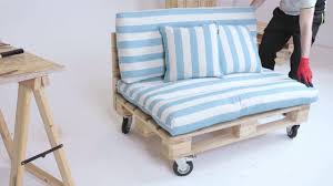 Come Costruire Un Divano Con I Pallet Tutorial Leroy Merlin Youtube Divano Pallet Fai Da Te Divano Pallet Divano Con Bancali