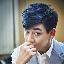 If you don't want to wear an extremely bold hairstyle, then you might need to stick to some classic styles without being too boring. Blue Black Hair A Classic But Elegant Hair Color For Guys