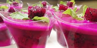 Rasanya segar, manis, dan akan terasa sedikit gurih karena memakai air rasanya segar, manis, dan akan terasa sedikit gurih karena memakai air kelapa dan santan. Vemale Com Resep Puding Buah Naga Merah Lezat Dan Sehat Buah Naga Puding Makanan Dan Minuman
