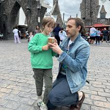 Last week's fast trip to LA was a blast. Never enough time and this one was  quick. 1. En route with new hair. 💇🏻‍♀️ (courtesy of @erickinvisible and  @sasha_fierce81 at @bumbleandbumble )