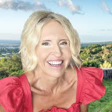 The Mayor asked the journalist to do a poll about Alii Drive to get a sense  from the public about the one way effort. Take it to be heard.