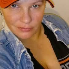 Jennifer Shaul's Instagram, Twitter & Facebook