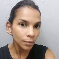 Hug The Backyard Ultra Mauritius 🥳 arrivée du drn runner . Haie d'honneur.  Émotions de ouff !!!! Bravo champion Jean Will Kavita Smith