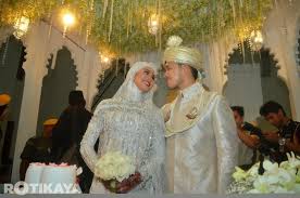 Md jaafar yusof was born to mohamad yusof and aminah mohd taib. Majlis Perkahwinan Fouziah Gous Dan Zhafran Puyubuntal