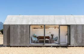 Venta de casas prefabricadas de hormigón y precios casas modulares modernas de diseño. Pequena Casa Prefabricada De Hormigon Economica Y Funcional
