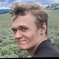 1400+ perfiles de «Tvedt»