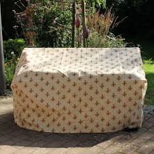 Bei oogarden finden sie alles rund um ihren garten zu fairen preisen. Gartenmobel Schutzhulle Gartenbank Lilien Design Winterschutz De