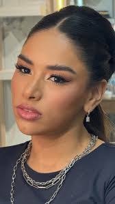 Sandra Rocabado's Instagram, Twitter & Facebook