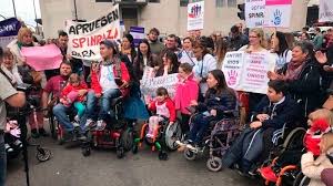 Se suele diagnosticar durante los primeros seis meses de vida. Reclamaran Por El Tratamiento De Pacientes Con Atrofia Muscular Espinal Sociedad Elonce Com