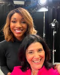 Mara Davis's Instagram, Twitter & Facebook