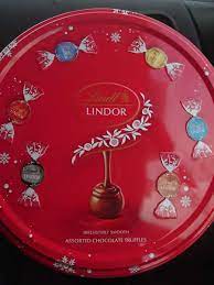 Lindt Lindor Assorted Chocolate Truffles 400g Tin Only 5 Tesco Traveldeals Chocolate Assortment Chocolate Truffles Truffles