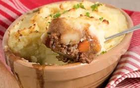 Oltre a cibi tradizionali di antiche origini, quali pane e formaggi, carni arrosto o in umido, pasticci di carne e selvaggina, pesci d'acqua dolce o salata, sono di conseguenza molto diffusi anche alimenti quali la patata, il pomodoro e peperoncino provenienti dalle americhe, spezie e curry dall'india nonché dal bangladesh e piatti di fritto. Cottage Pie Pasticcio Di Carne E Patate Donne Sul Web