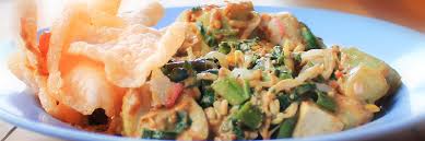 Cara membuat salad sayur yang enak menggunakan bahan sayuran sederhana campur saus kacang super lezat. Gado Gado Salad Segar Dengan Siraman Saus Kacang Khas Betawi Indonesia Kaya
