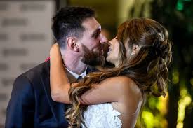Ocho años de amor: con qué foto Antonela Roccuzzo recordó su boda con Lionel  Messi | ElDoce