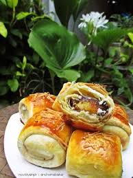 Jual bolen pisang, cheese roll, choco roll dan gethuk pisang mini khas ked… july 17, 2021. 13 Ide Resep Bolen Resep Cemilan Resep Pisang
