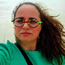 Anyone trying to make dining reservations and the screen is just white? 😕